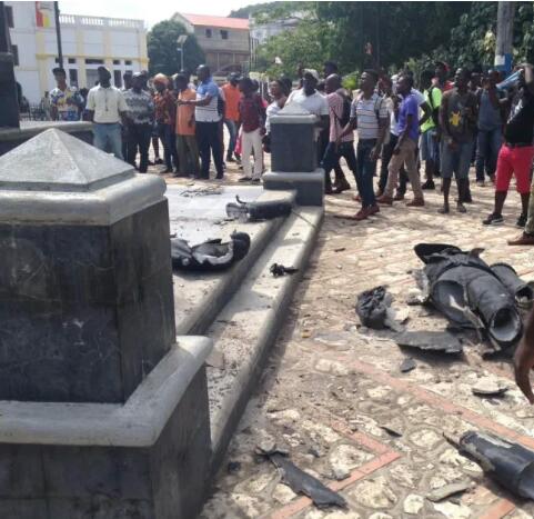 Cap-Haïtien : Moïse Jean-Charles troublé par la destruction de la statue de Jean Jacques Dessalines par un "fou" - Jean Jacques Dessalines, Moïse Jean Charles