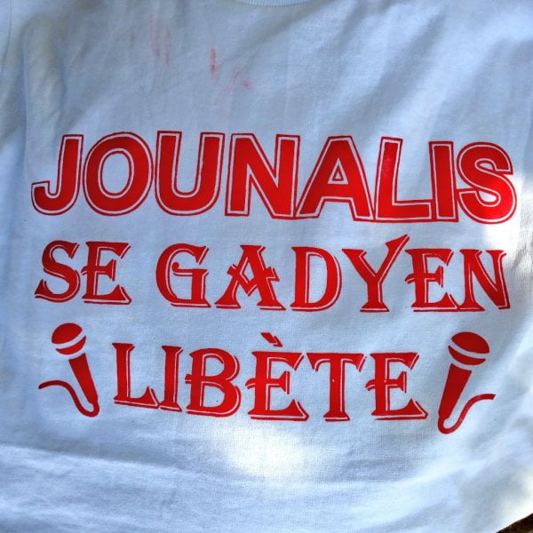 Les journalistes ont foulé le macadam pour denoncer les brutalités policières -