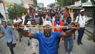 Quelques centaines de manifestants étaient en route pour l’Ambassade américaine. - André Michel, Cour des comptes, Joseph jouthe