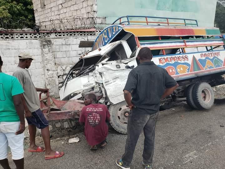 Arcahaie : Accident de la route à Carriès - Accident, Arcahaie