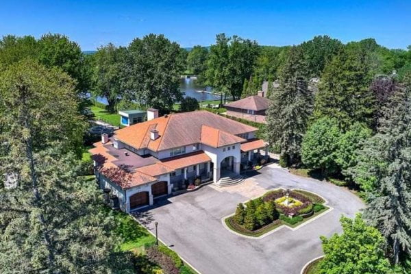 Achat d'une villa de 4.25 millions de dollars par la femme du sénateur Rony Célestin au Canada - Canada, maison, Rony Celestin, villa