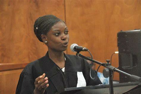 L'Haïtienne Rose-Lumane Saint Jean gagne le prix du public TV5 Monde du concours d'éloquence de l'université Paris 1 Panthéon Sorbonne - Rose Lumane Saint Jean