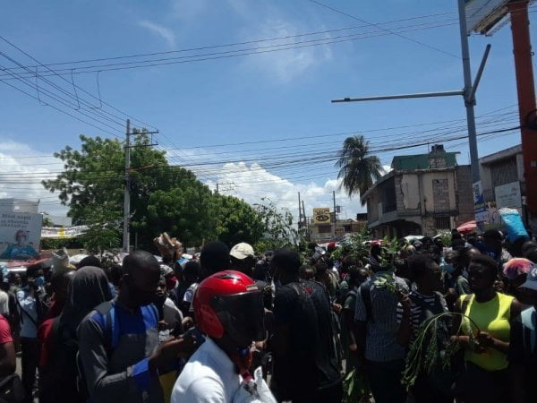 Haïti: protestation contre l'enlèvement du Doyen de l'Université Saint François d'Assise - Jean Baptiste Raymond, Kidnapping