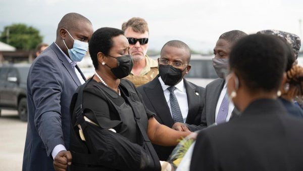 Martine Moïse arrive en Haïti pour les funérailles de son mari - Martine Moïse