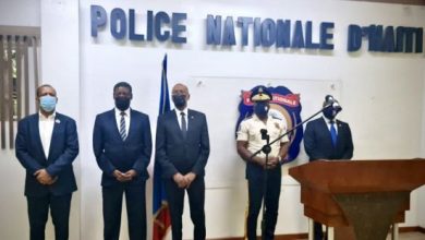 Le nouveau DG de la Police, Frantz Elbé installé à son poste - Léon Charles