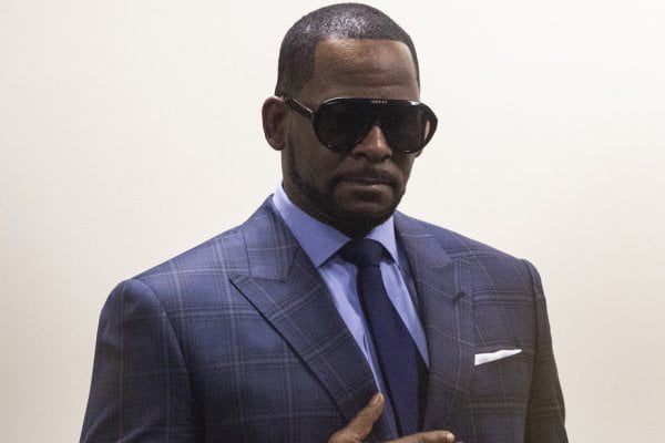 Reconnu coupable de crimes sexuels, YouTube supprime deux chaînes de Robert Kelly - R. Kelly