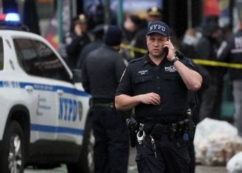 États-Unis : une fusillade dans le métro de New-York fait au moins 13 blessés -