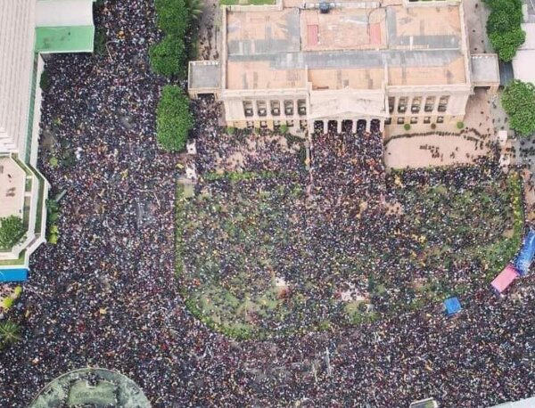 La résidence privée du Président du Sri Lanka prise d'assaut par des milliers de manifestants - protestation, Sri Lanka