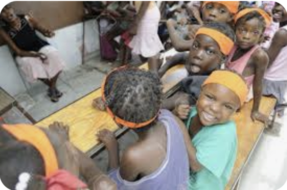 Des centaines d'enfants de Cité Soleil réfugiés à L'école Saint Louis Gonzague - Cité soleil