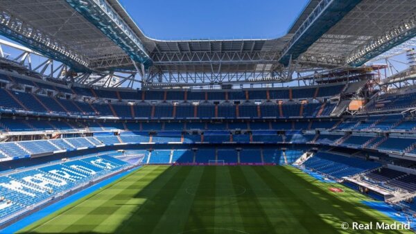 Football: Après 106 jours, le champion d'Espagne retrouve son Bernabeu - 14e titre pour le Real, Aurélien Tchouaménie au Real Madrid