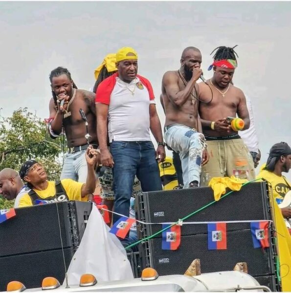 Carnaval New York : le chanteur Shabba" dezabiye djaspora kap voye zam" en Haïti - Klass