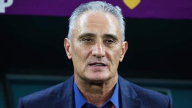 Tite dépouillé en pleine rue au Brésil à cause de la défaite de la Seleçaô à la Coupe du monde - Divers