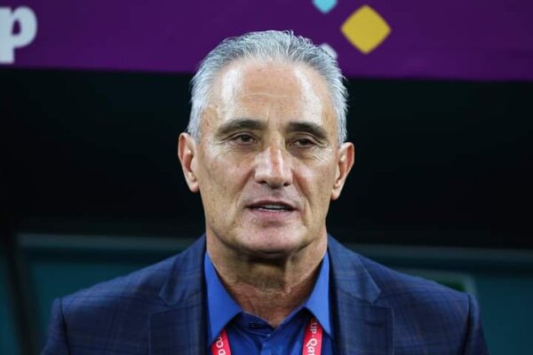 Tite dépouillé en pleine rue au Brésil à cause de la défaite de la Seleçaô à la Coupe du monde -