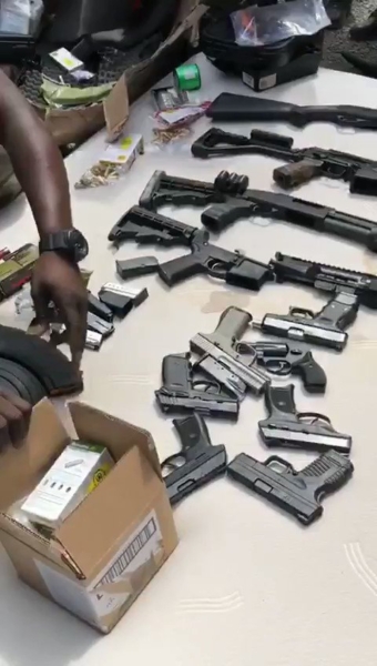 Sécurité : Des armes et munitions pour alimenter l'insécurité saisies à la Douane de Port-au-Prince -