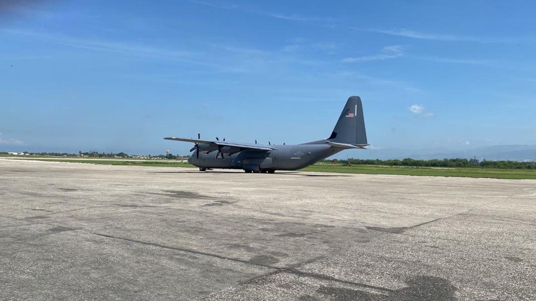 Un ciel en attente : Port-au-Prince prépare son retour aux cieux -