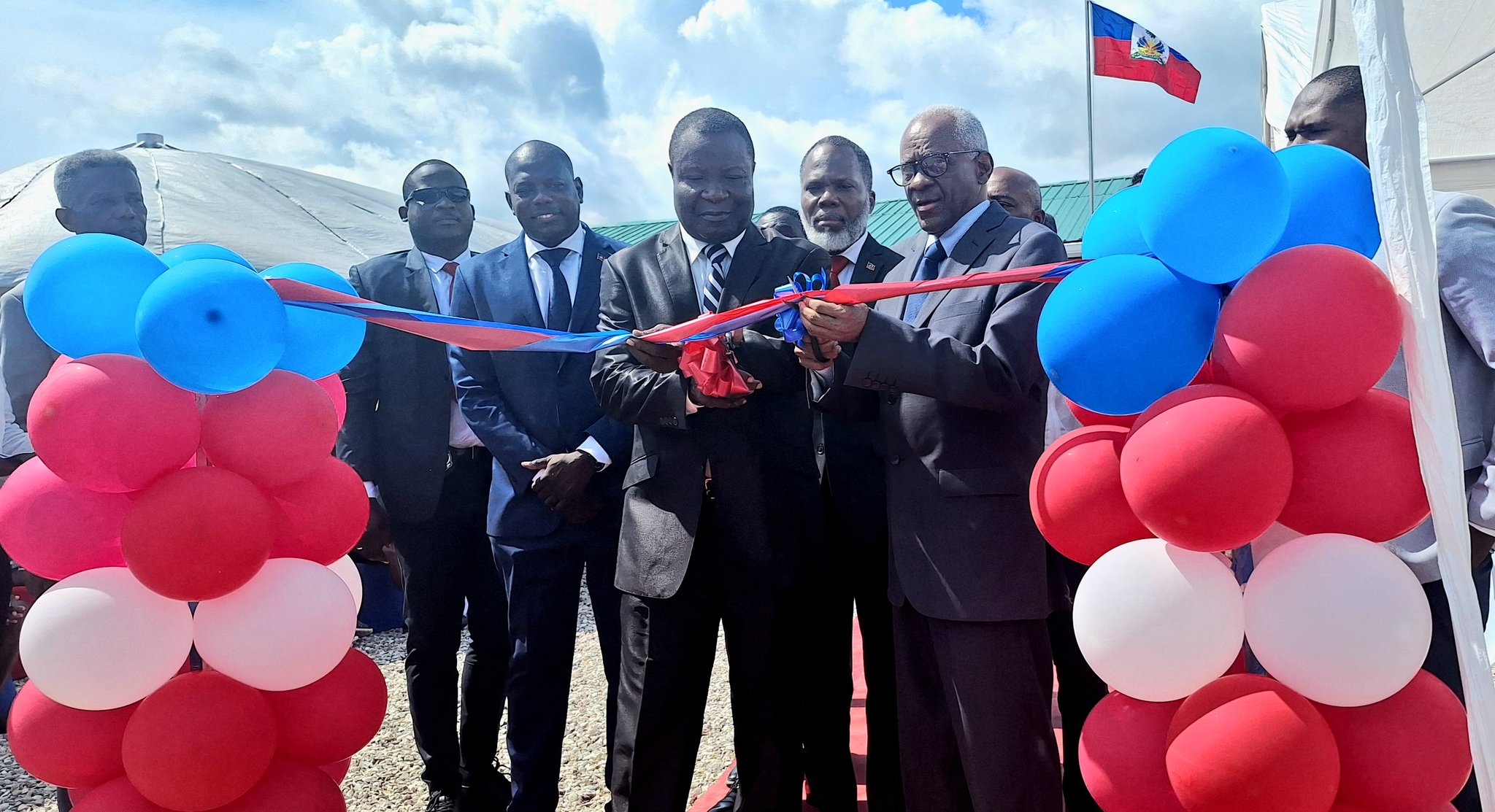 Inauguration de l’école nationale Melonière à Chantal par le président Edgard Leblanc Fils - Edgard Leblanc Fils