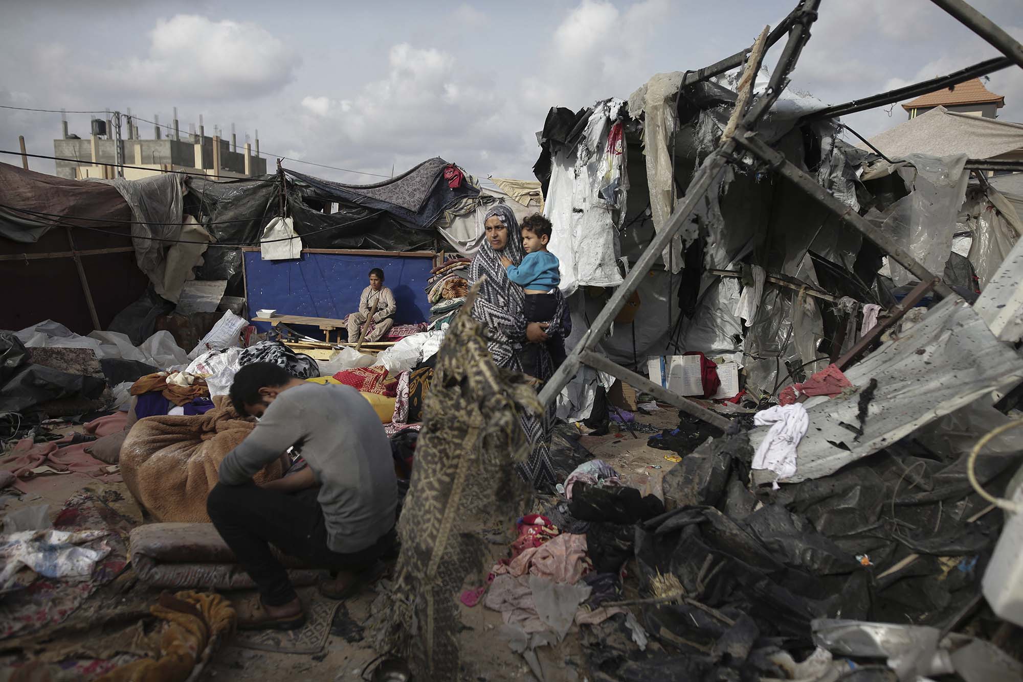 Violence humanitaire : plus de 2 400 morts et des milliers de blessés - Cyclone Milton